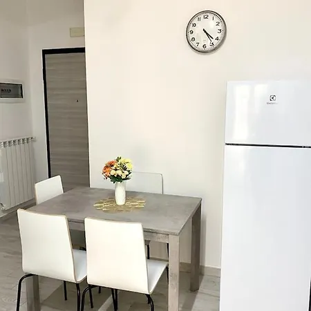 Apartment Novella 24 *